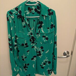 Ann Taylor green floral print size M camp shirt blouse